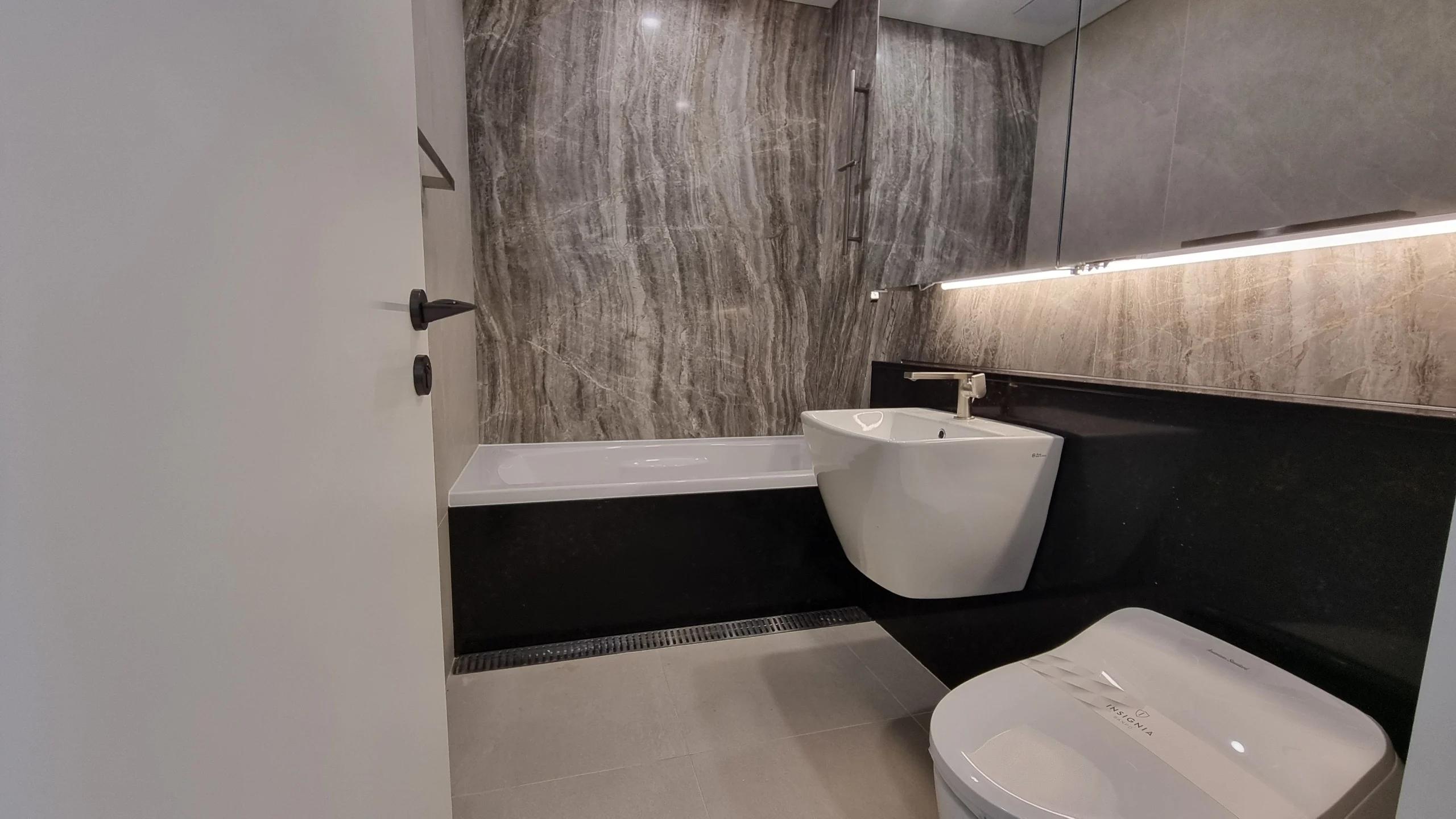 3-Room Han River View  Forest View High-End Officetel with Full Options, New 2