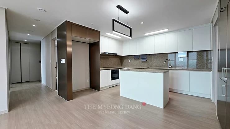 3-minute walk from Cheongnyangni Station, sky view, lunch and dinner provided 2