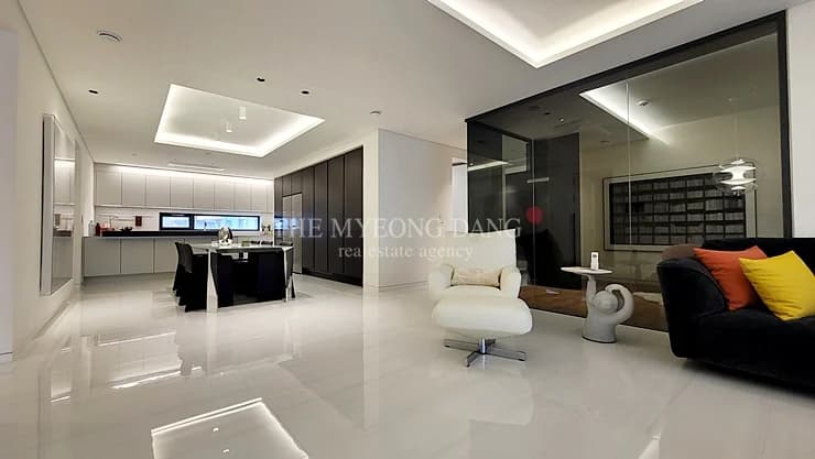 Villad Geurium W – A Premier Luxury Home in the Celebrity Village Where Singers and Actors Reside 2
