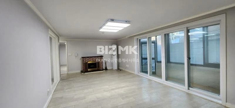 A Great Home with Outdoor Terrace 1
