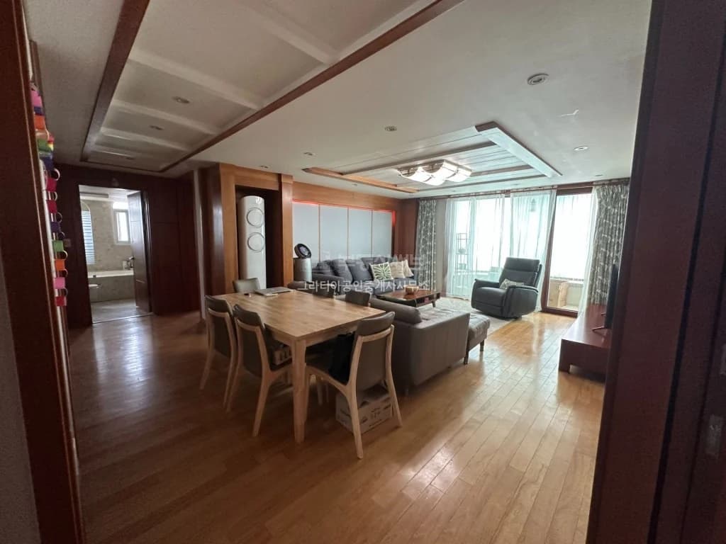 A Quiet, Cozy Home in the Historic Jongno Area 2