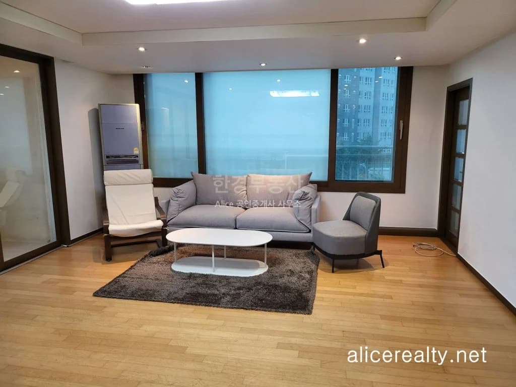 A Fully Furnished Apartment at the Great Location in Yongsan foto 1