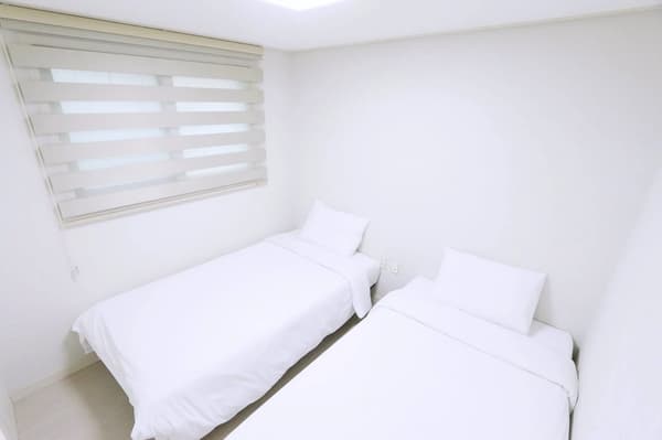 Small deposit and all furnished house in Seoul photo 4