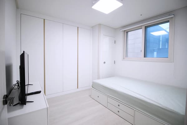 Small deposit and all furnished house in Seoul photo 2