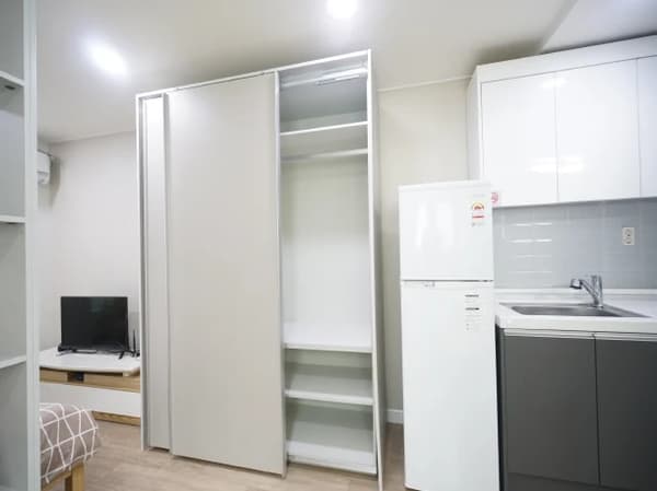 Small deposit and all furnished house in Seoul photo 4
