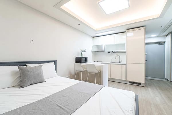 Small deposit and all furnished house in Seoul photo 3