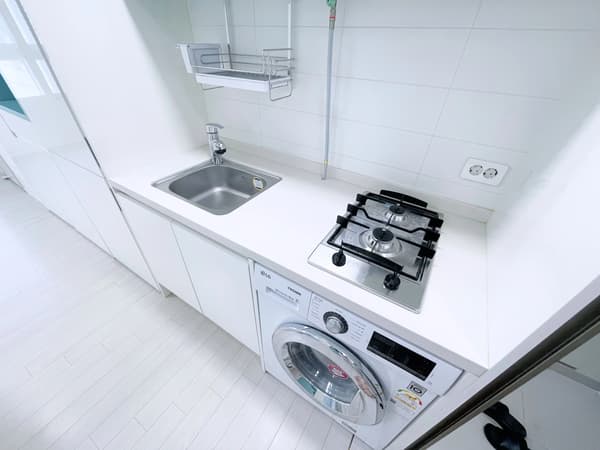Small deposit and all furnished house in Seoul photo 4