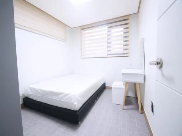 Small deposit and all furnished house in Seoul photo 3