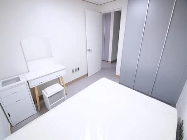 Small deposit and all furnished house in Seoul photo 4