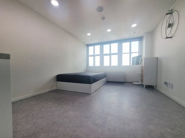 Small deposit and all furnished house in Seoul surati 2