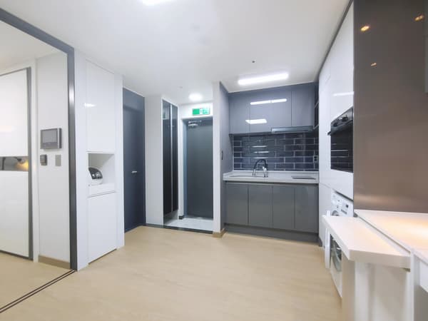 Small deposit and all furnished house in Seoul photo 4