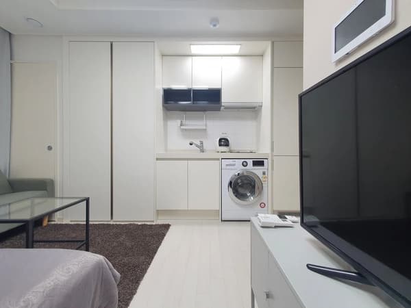 Small deposit and all furnished house in Seoul photo 3