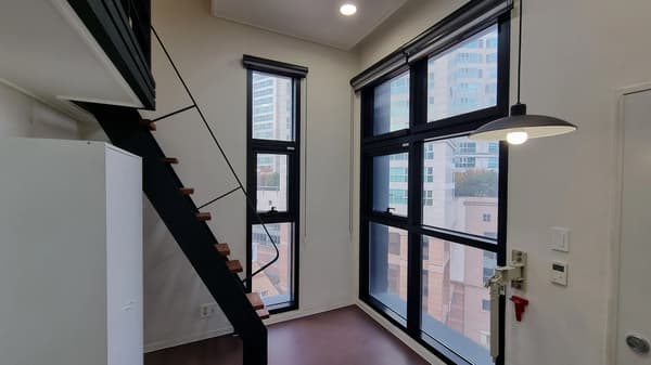 All management fees included. Near Sindang Station & Sinseol-dong Station. Duplex. Immediate move-in photo 4