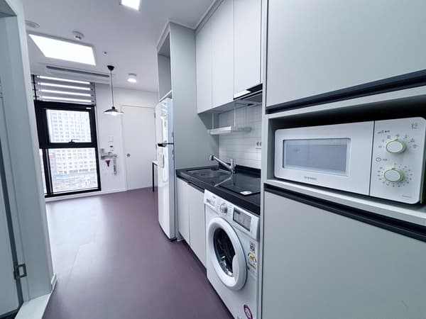 All management fees included. Near Sindang Station & Sinseol-dong Station. Duplex. Immediate move-in (사본) photo 2