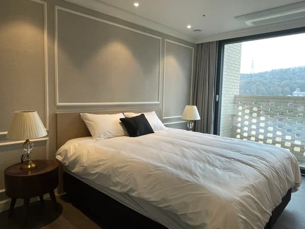 Premium, Like PentHouse, 2BR, 2BA, 90Meals/mo, 15Rounding/mo. photo 2