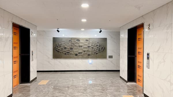 Spacious Two-Room with Two Baths and Wide Terrace, Walking Distance to Byeongjeom Station on Line 1 foto 5