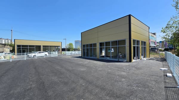 Rare Compact Industrial Unit: Main Road Access (15 Mins to Samsung) photo 3
