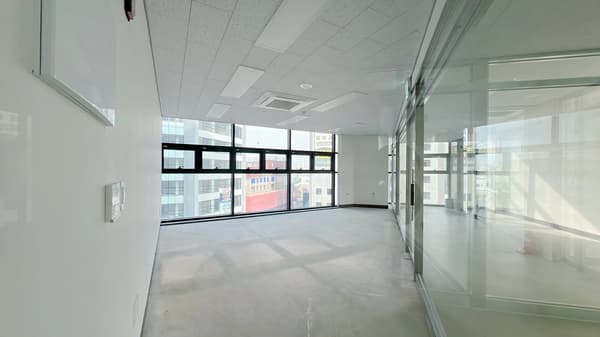 Location: 1-minute walk from Byeongjeom Station(Ultra-convenient transit access) photo 3