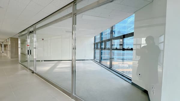 Location: 1-minute walk from Byeongjeom Station(Ultra-convenient transit access) photo 4
