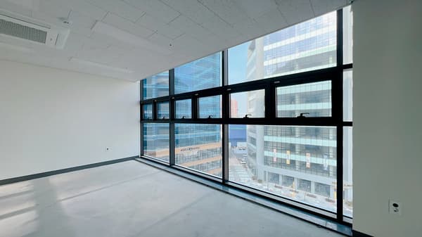 Location: 1-minute walk from Byeongjeom Station(Ultra-convenient transit access) photo 5