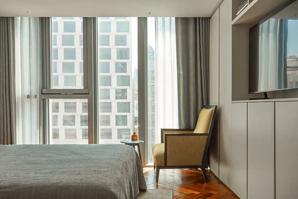 High-end Prestigious Stylish Fully-Furnished 2BR, Cheongdam in Gangnam. photo 4