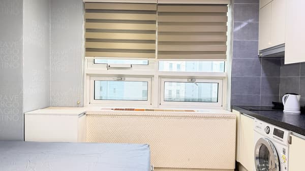 Fully Equipped, South Facing, Good Lighting. 2 Minutes Walk from Ewha station. foto 5