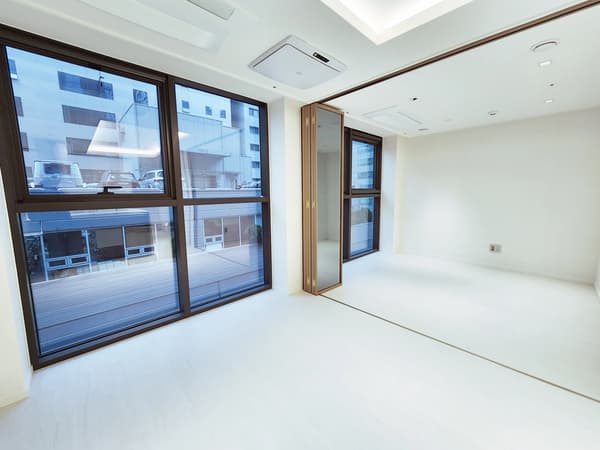 新築、南部ターミナル駅まで徒歩5分以内。2BR, 1BA。 photo 2