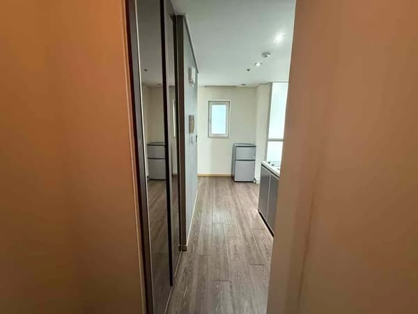 1 Minute Walk from Sinchon Station, Fully Furnished, Separate Room and Living Room photo 2