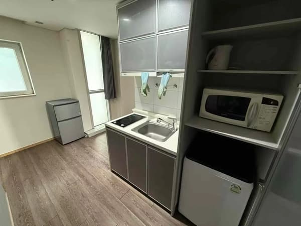 1 Minute Walk from Sinchon Station, Fully Furnished, Separate Room and Living Room photo 3