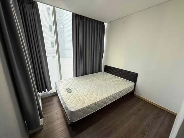 1 Minute Walk from Sinchon Station, Fully Furnished, Separate Room and Living Room photo 5