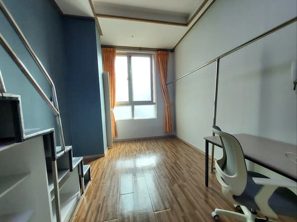 복층, 신촌역 도보 3분 거리, 8월말 입주 협의 photo 4