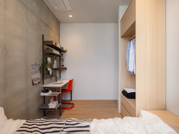 Newly Built, 3-Minute Walk to Sinchon Station, Shared Living Room and Bathroom. Suitable for 3-4 Person Households photo 5