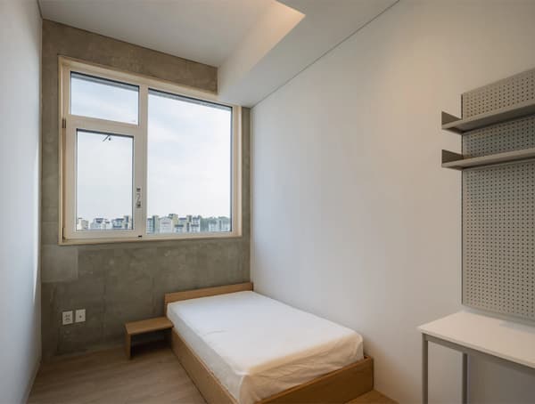 3-minute walk from Sinchon Station, new building, shared living room and bathroom. Suitable for a family of 3. photo 5