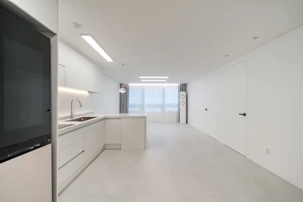 1 Minute Walk to Gangnam Station, 2BR, 2BA, Fully Furnished photo 5