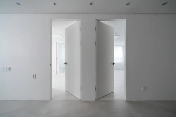 1 Minute Walk to Gangnam Station, 2BR, 2BA, Fully Furnished photo 2