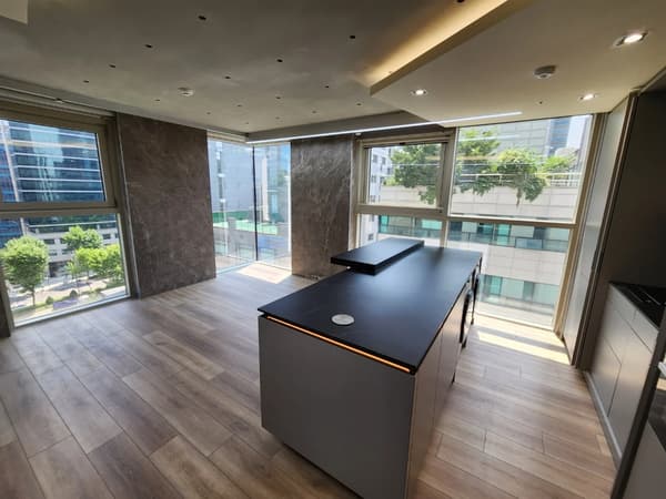 5 Minutes Walk from Yeoksam Station, Separate Type One-Room. Newly Built. photo 4