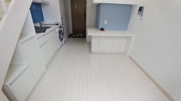3 Minutes Walk from Sinchon Station, Duplex Structure, ARC Eligible. photo 4