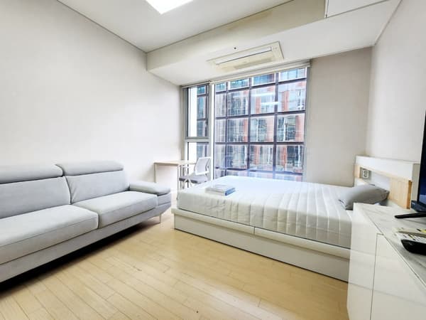 Low Deposit, Fully Furnished, 1 Minute Walk to Gangnam Station, ARC Available photo 3