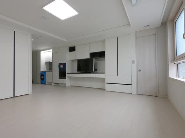5-Minute Walk to Gangnam, Yeoksam Stations, 5 Years Old, Business Only photo 3