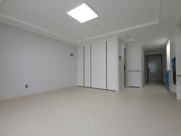 5-Minute Walk to Gangnam, Yeoksam Stations, 5 Years Old, Business Only photo 4