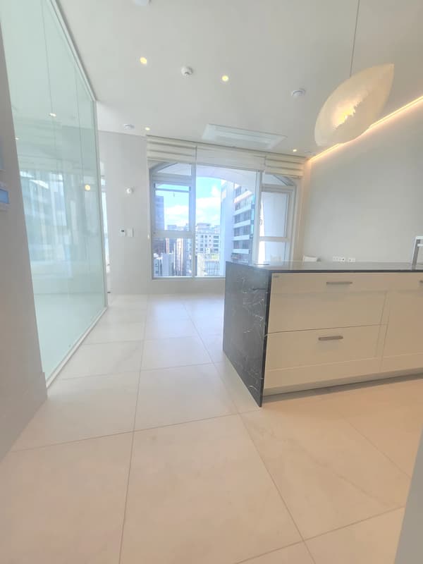NO ARC, Contract with Business or Invidual, Semi-furnished, 1BR, 1BA. photo 3