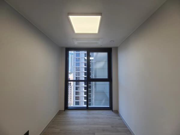 Brand New, 5-Minute to Nambu Terminal Stn, 2BR, 1BA, GYM, POOL фото 3