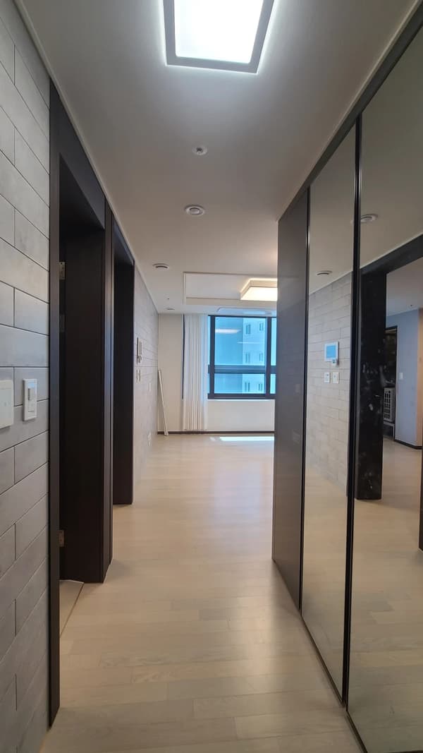 2BR, 1BA, New, Business Contract, NO ARC Foto 5