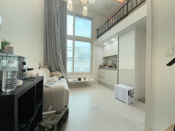 Neubau, 3 Minuten zu Fuß vom Bahnhof Sinchon, separate Einzimmerwohnung + Duplex, einziehbar, Erdgeschoss Foto 2