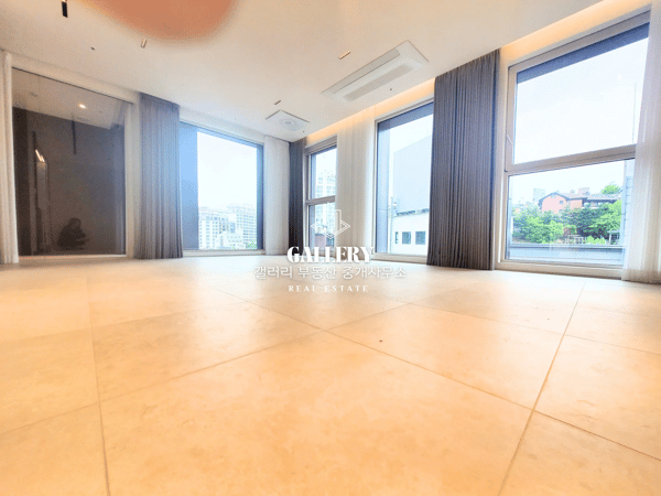Urgent Sale, Move-in Ready, Comprehensive Transfer, East-facing, Vertual Tour. photo 3