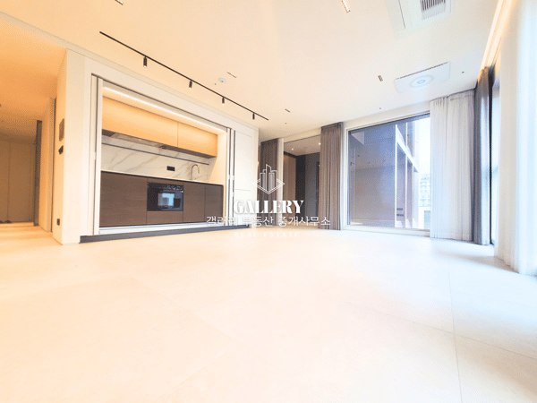 Urgent Sale, Move-in Ready, Comprehensive Transfer, East-facing, Vertual Tour. photo 4