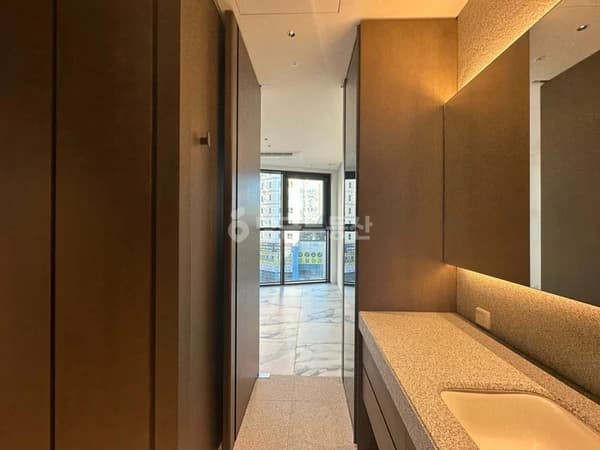 Urgent Sale, 1.5 Room, Heat Pump, Quick Move-in Available, VR Tour. photo 3