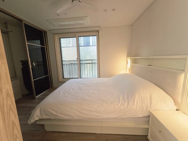 High-end, 2BR, 1BA, COEX, Fully Furnished, Available Jan, 2027, Pet friendly. photo 4