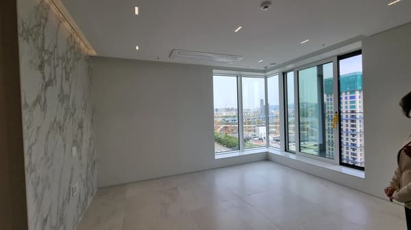 3-Room Han River View  Forest View High-End Officetel with Full Options, New 写真 2