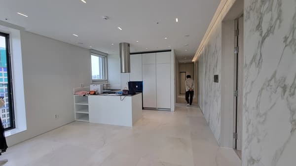 3-Room Han River View  Forest View High-End Officetel with Full Options, New 写真 4